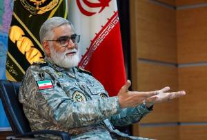 امیر پوردستان: تا خون در رگ‌هایمان جریان دارد از انقلاب اسلامی دفاع می کنیم/ اقتدار و صلابت ایران را به رخ جهانیان خواهیم کشاند