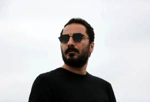نوید محمدزاده از تئاتر «آرش» اخراج شد