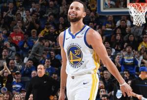 10 سال صدرنشینی کری در دستمزد NBA