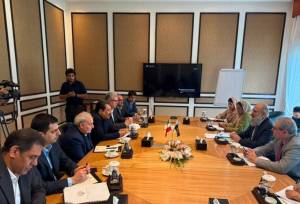 وزیر صمت خواستار پیگیری مشکلات کانتینرهای ایرانی در بندر کراچی شد
