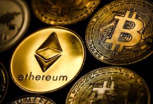 قیمت بیت‌کوین و اتریوم امروز دوشنبه ۱۹ مرداد ۱۴۰۵/ کاهش قیمت بیت‌کوین