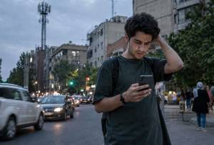 فیلترینگ، برق یا دکل؛ مقصر افت کیفیت اینترنت کدام است؟ | گلایه کاربران سه اپراتور اصلی از اختلالات و ناپایداری اینترنت