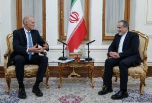 عراقچی: ایران در دفاع از حاکمیت ملی و تمامیت ارضی خود درنگ نمی‌کند