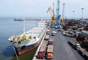 تخلیه و بارگیری 55 میلیون تن کالا بعد از جنگ تحمیلی سوم