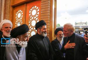 فرزند رهبر شهید انقلاب در یک مراسم ختم/ نماینده آیت الله سیستانی هم بود+ تصاویر