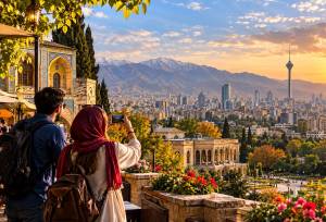 حذف گردشکر خارجی از بازار توریسم ایران؟ | رئیس جامعه هتلداران تهران: هزینه‌ها 10 تا 50 برابر شده | راه‌حل، حرکت به سمت صلح و رفع تحریم‌هاست