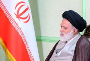 حضور سیدمصطفی خامنه‌ای  در مراسم بزرگداشت رهبر شهید +فیلم