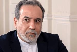 رایزنی مهم عراقچی و وزیر خارجه مصر/ تهران و قاهره برای کاهش تنش‌ها وارد گفت‌وگو شدند