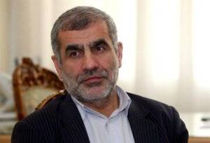 آقای نیکزاد! وضع حجاب را دیدی، گرانی و فقر و خیلی چیزهای دیگر را ندیدی!/ درد در روسری نیست، در سر است/ یک  جای کار چنان می لنگد