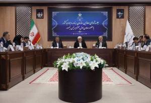 عارف: هنر دولت اداره کشور با منابع محدود است