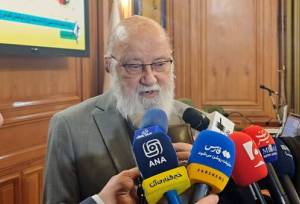 پیشنهاد بنزینی چمران به دولت/ پول صرفه‌جویی بنزین را برای خرید اتوبوس بدهید