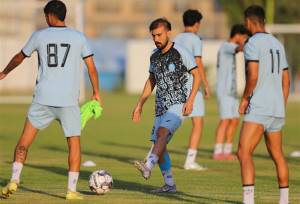 دوری چند هفته‌ای هافبک استقلال از میادین