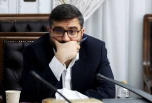 اظهارات معاون رئیس جمهور درباره کیفیت پایین خودروهای داخلی/ خودروهای داخلی علت شکاف 50درصدی تولید و مصرف بنزین هستند