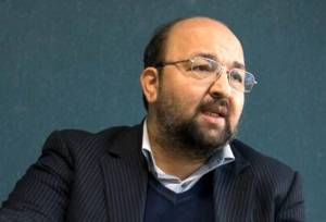 انتقاد جواد امام از ادامه فعالیت شوراهای شهر و روستا/ اداره شوراها با رأی مردم معنا پیدا می‌کند/ به این بی‌قانونی پایان دهید