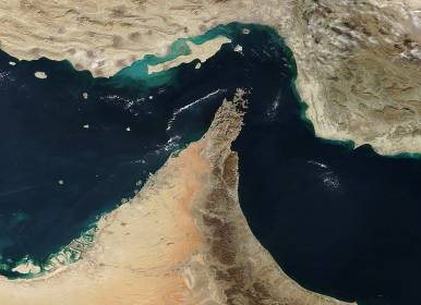 تردد کشتی‌ها همچنان متوقف است +فیلم