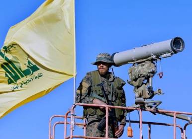 پهلوان واقعی «پاسدار پای لانچر» و «مادر شهید» است