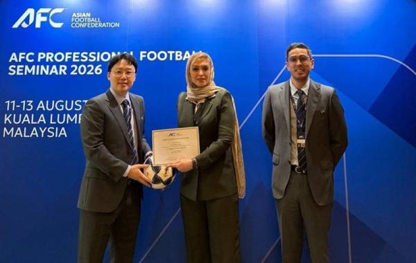 تقدیر AFC از افسر مجوز حرفه‌ای ایران