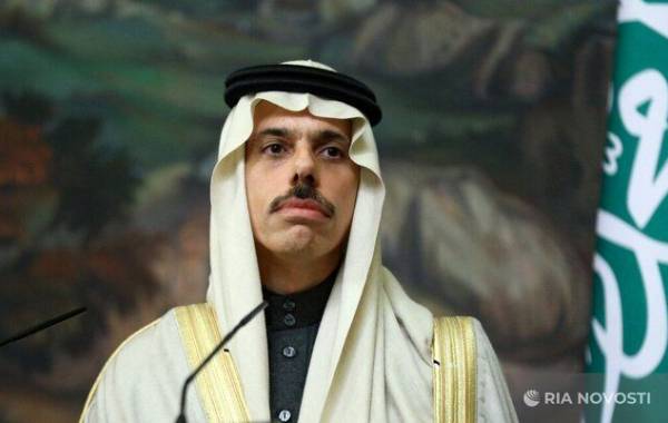 گفت‌وگوی وزیر خارجه عربستان با ایران و پاکستان 