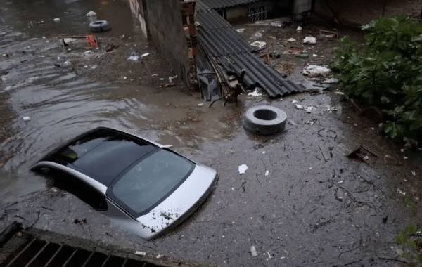 بارش‌های سیل‌آسا به چند خانه در مازندران خسارت زد؟
