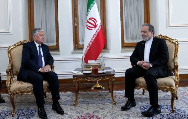 دیدار دیپلمات ارشد ازبکستان با عراقچی
