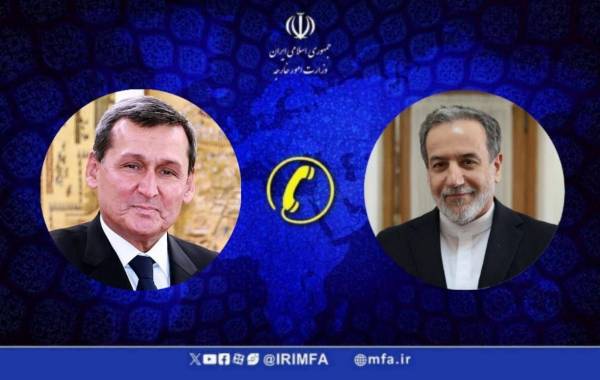 گفت‌وگوی تلفنی عراقچی با همتای ترکمنستانی خود