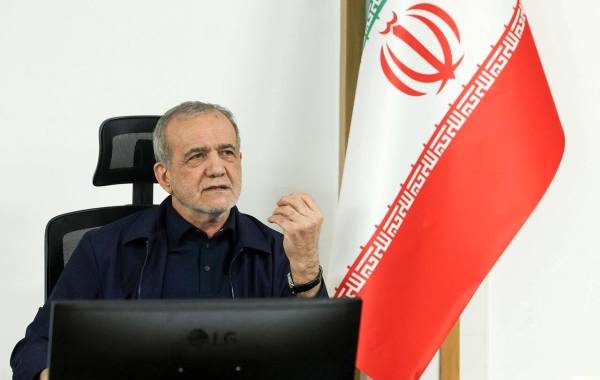 انتقاد رئیس‌جمهور از تأخیر پرداخت حقوق اعضای هیئت علمی 