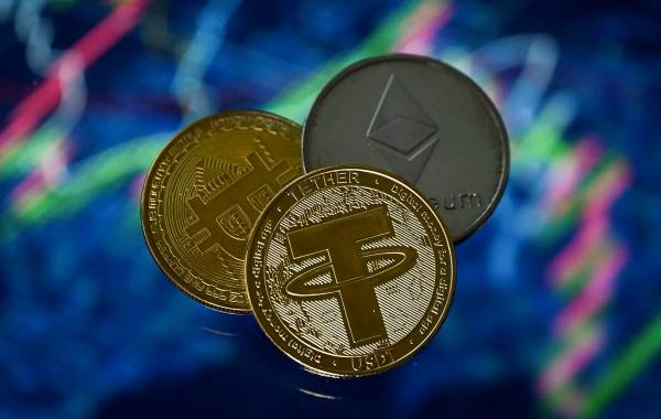 بیت‌کوین در تلاش برای فتح ۶۴ هزار دلار