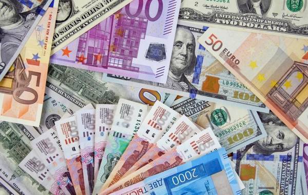 قیمت دلار، یورو و پوند امروز پنجشنبه ۲۵ تیر 1405 