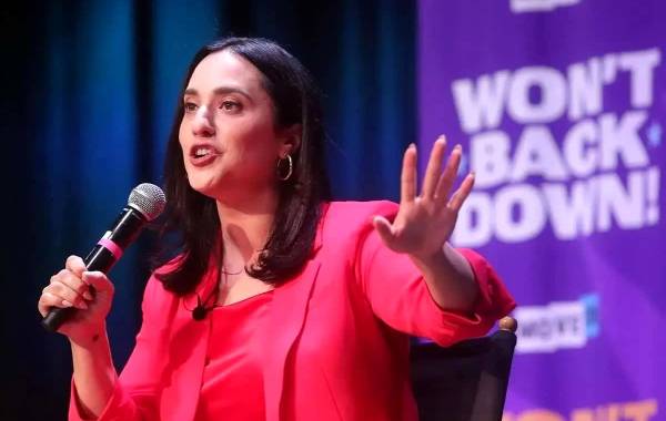 افشاگری یاسمین انصاری از سود هنگفت ترامپ و پسرانش  