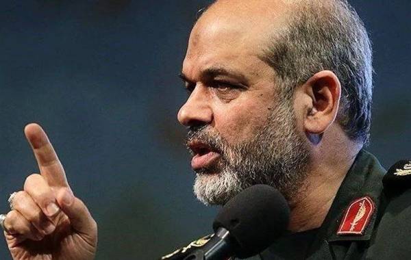 یک خبر جعلی درباره سردار وحیدی و ساخت بمب اتم