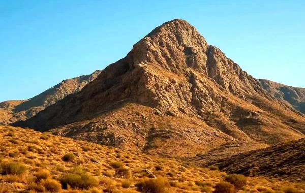 چرا ترامپ می خواهد به «کوه کلنگ» حمله کند؟ 