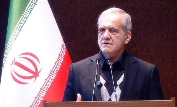  باید به نخبگان و افراد توانمند میدان بدهیم
