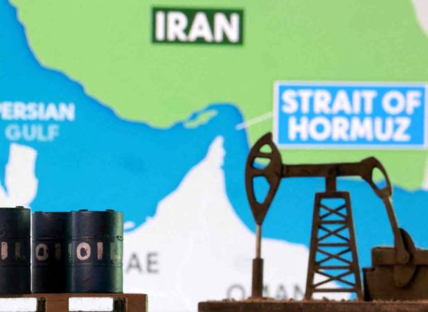 آب‌های گل‌آلود خلیج فارس و سردرگمی بازار | نفت از تنگه هرمز نشت می‌کند؟ | بازار نفت با ترامپ هم‌سو می‌شود؟