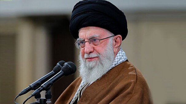 پرفورمنس بازسازی چهره رهبر شهید با شمع+فیلم
