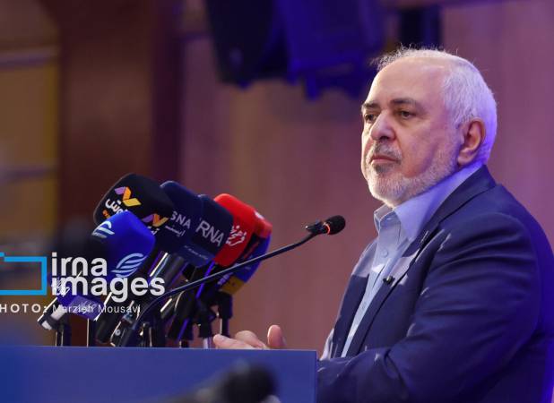 ظریف: جنایت‌های جنگی نه با روایت‌های سیاسی پاک می‌شوند، نه با گذر زمان