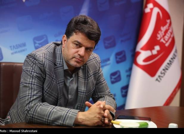 انتقاد شدید نماینده اصفهان از تناقضات تیم اقتصادی دولت