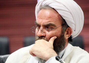 آیت الله غرویان: پزشکیان باید از ظرفیت‌های خاتمی، روحانی و ظریف استفاده کند/  طیف جلیلی می خواهد دولت را با شکست مواجه کنند