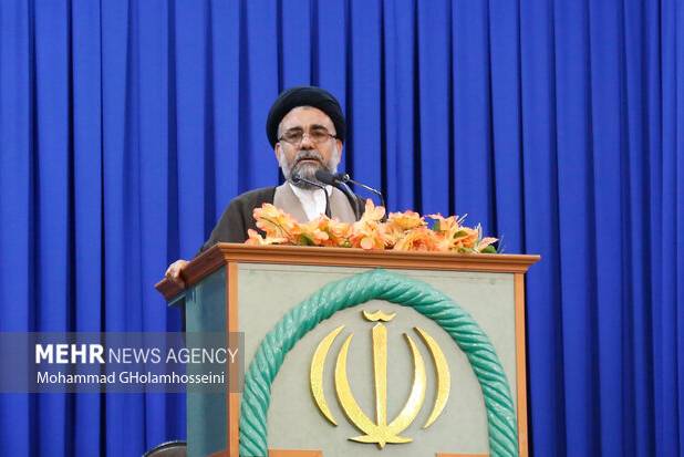 امام جمعه موقت بوشهر: اتحاد مقدس باید حفظ شود
