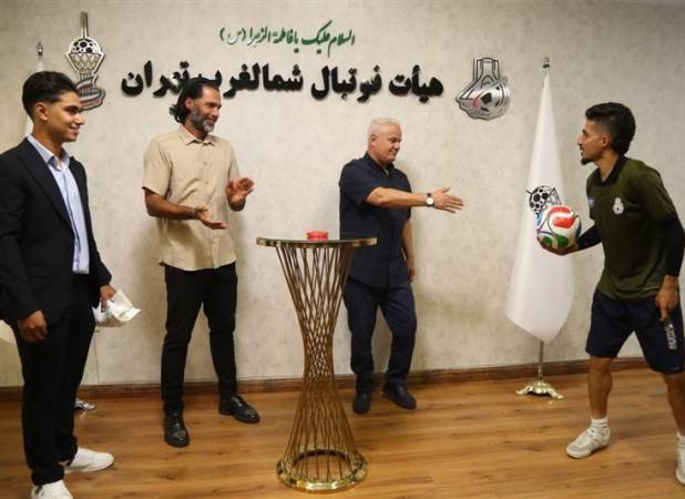 رونمایی از توپ لیگ‌های پایه فوتبال تهران