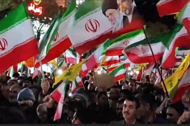 خروش شبانه مینودشت در خون‌خواهی رهبر شهید