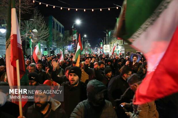 زنجانی‌ها همچنان پای کار نظام مقدس جمهوری اسلامی ایران و وطن