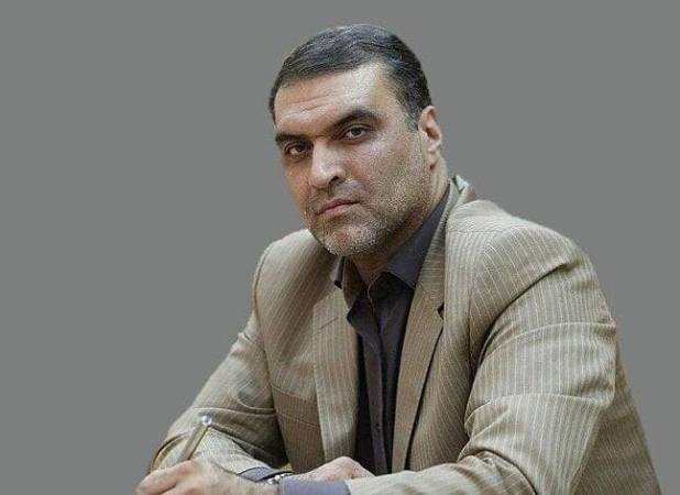 کنایه روح‌الله جمعه‌ای به جلیلی با قیمت‌های سال ۸۶: روز انتصاب جلیلی دلار ۹۳۰ تومان بود و سکه ۱۷۳ هزار تومان