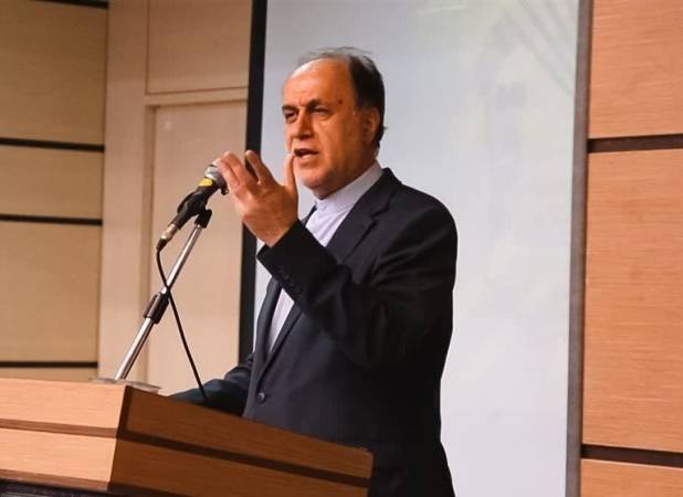 حاجی‌بابایی: مجلس پرقدرت در حال تدوین قانون تنگه هرمز است