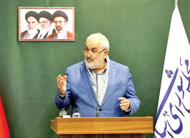 وزیر نیرو: به خدا قسم اگر حملات نبود، امسال مشکل برق نداشتیم/ برخی مصرف‌کننده‌های صنعتی باید برقشان را خودشان تامین کنند