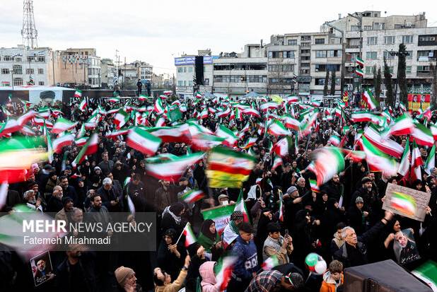 آغاز اجتماع بزرگ «دختران جان‌فدای ایران» در تهران