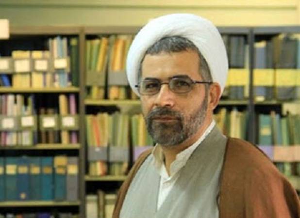 استاد تاریخ دانشگاه تهران: شکاف تکنولوژیک میان ما و جهان پیشرفته عمیق‌تر شده است | مجبور می‌شویم نفت بفروشیم، علم بخریم