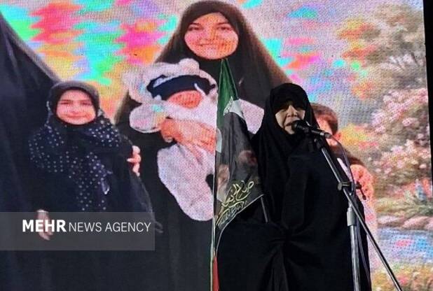 مادر ۸ شهید جنگ رمضان: ما سنگر خیابان را حفظ می کنیم