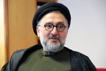 واکنش ابطحی به درخواست استعفای آیت الله جنتی/ ‌لیست مسئولان موثر بالای ۹۰ سال زیاد است!