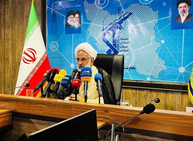 حاجی‌صادقی: سپاه در مسیر ولایت است/ دقت کنیم دشمن بین ما اختلاف نکند