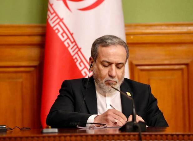 پیام مهم عراقچی به همسایگان: به بیگانگان تکیه نکنید